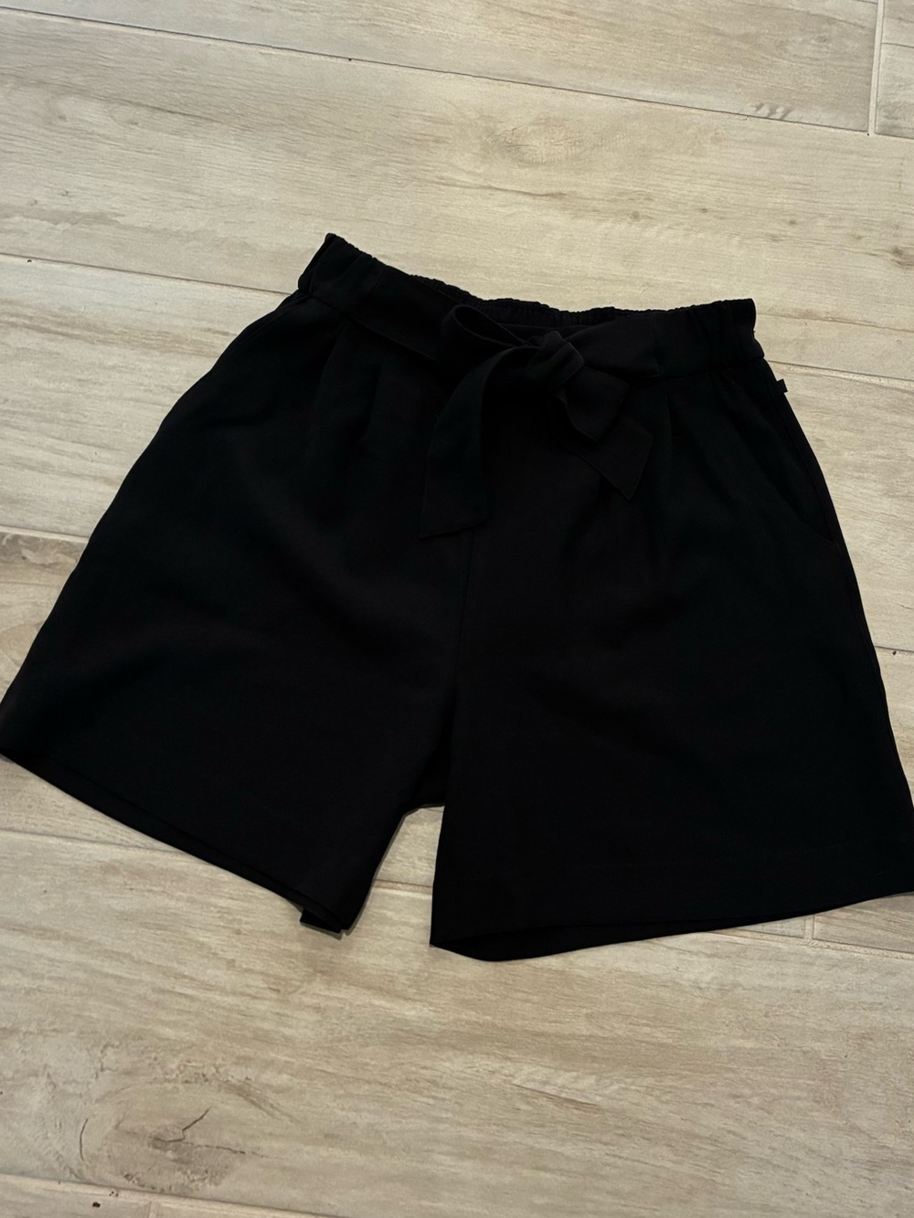 NWOT!! Lululemon Noir Short - Picture 6 of 10